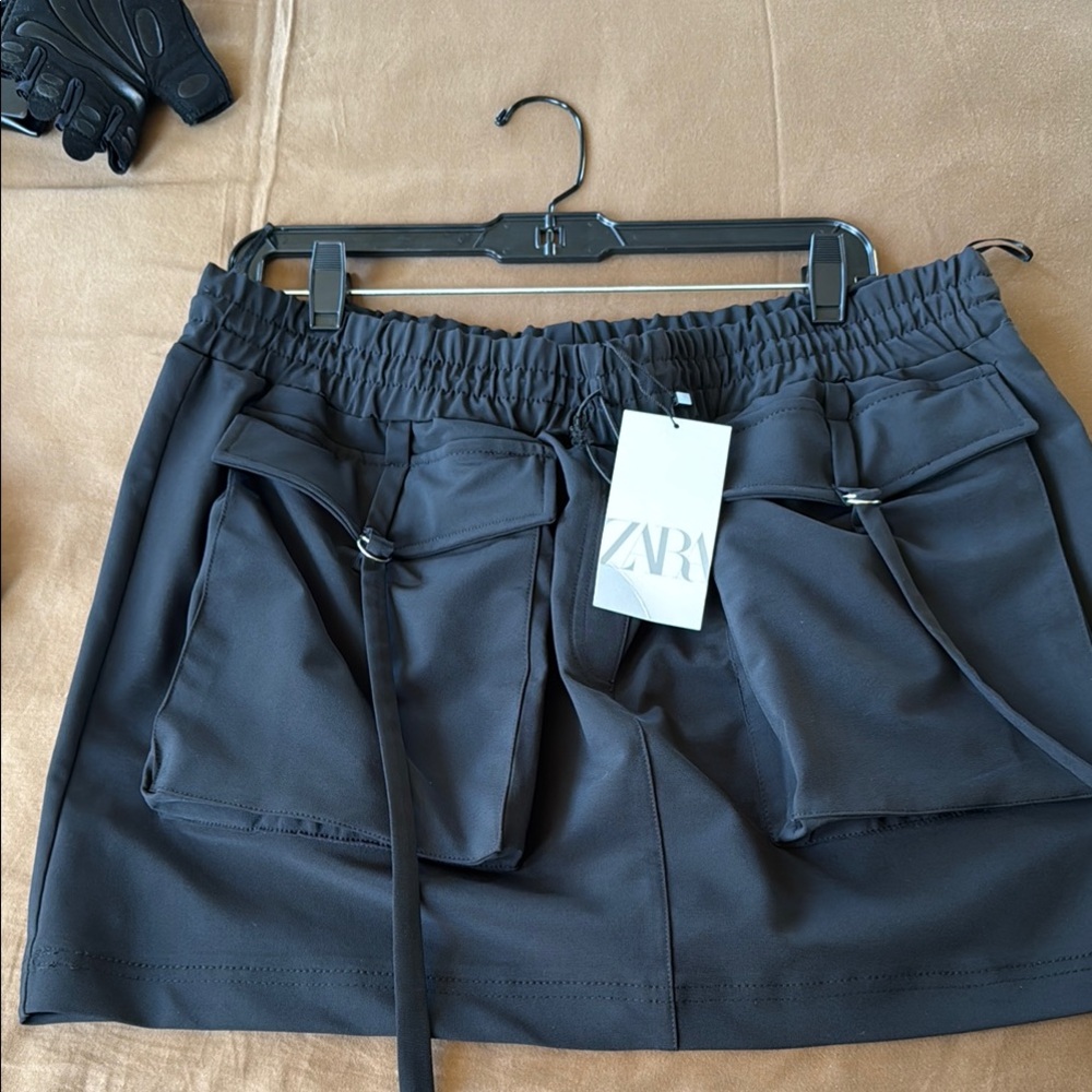 Never Worn Zara Black Cargo / Utility Skirt